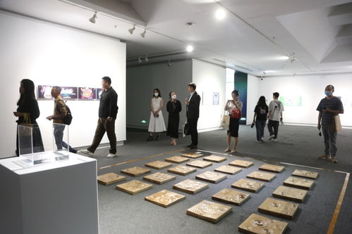 藝術(shù)為橋，情誼相連 高校港澳臺學(xué)生美術(shù)與設(shè)計(jì)作品展在穗開幕